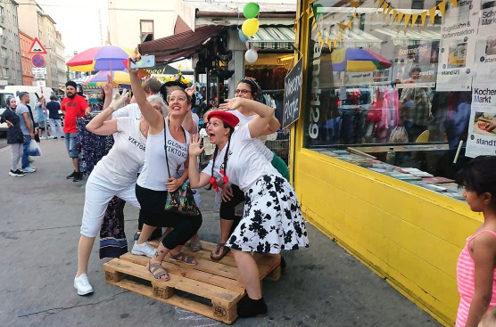 Sommerfest Stand129 - Wir Frauen vom Viktor Adler Markt